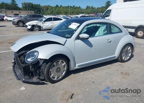 2018 Volkswagen Beetle 2.0T Se z USA, uszkodzony, nr VIN 3VWJD7AT3JM726599